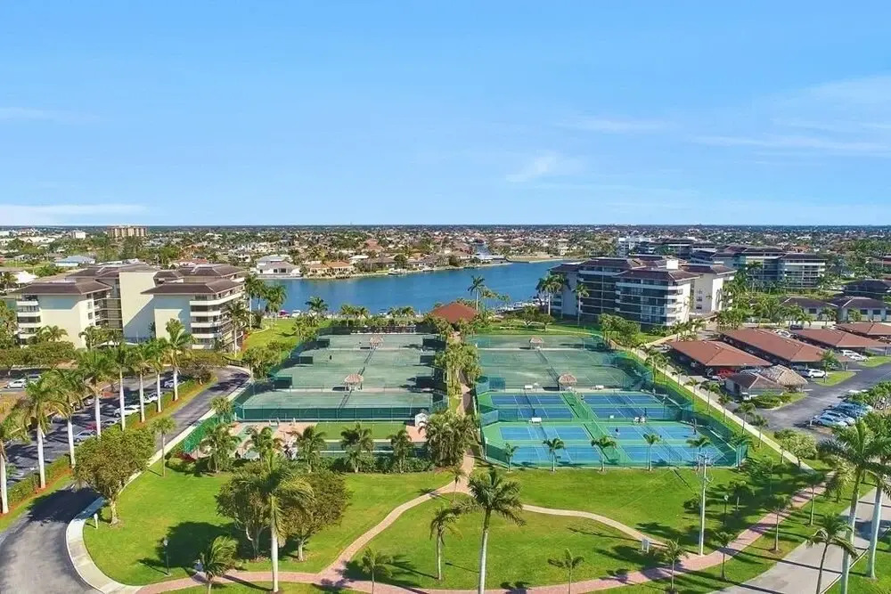 South Seas 4, 1504 Luxury Beachfront Condo! 2 Bedroom Condo by Redawning