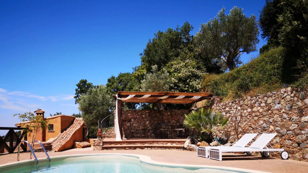 Villa with private pool beside the beaches of Tyrrhenian sea-Villa dei Feaci