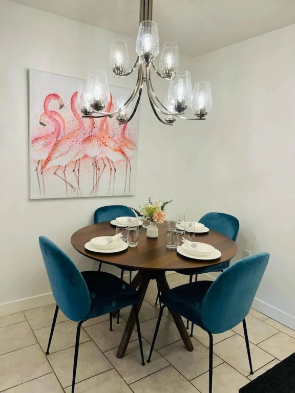 Modern Comfort in Edmontons Heart, 2 Bedroom Apartment