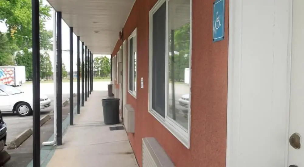 Lee's Motel
