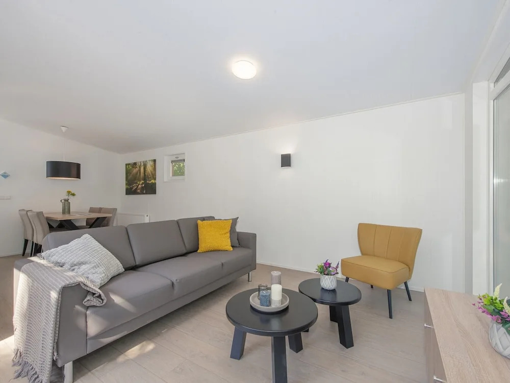 Modern Lodge With Dishwasher, Near Helmond