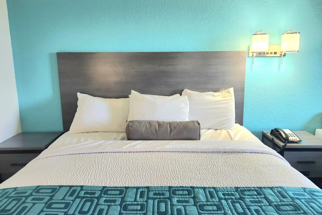Howard Johnson by Wyndham Galveston