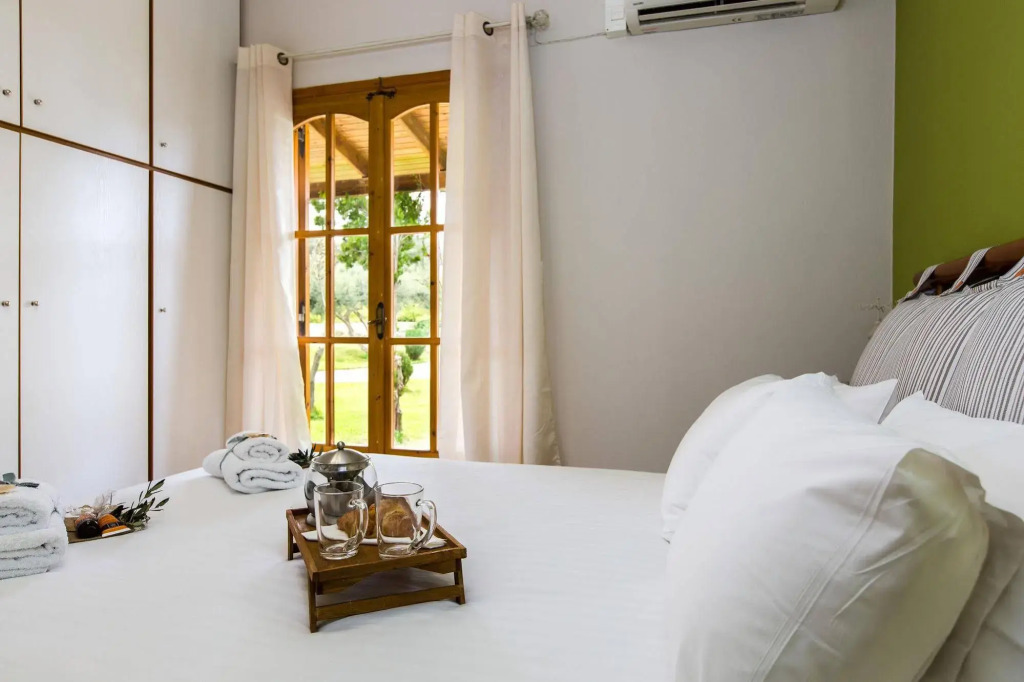 Lefkothea Villas with Large Pool, BBQ & Playground