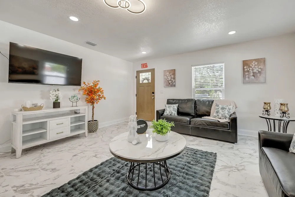 Game Room + Yard: Tampa Home By Theme Parks