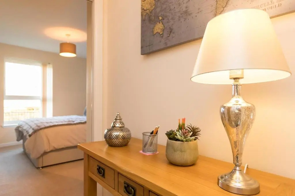 THE BROCH, Ground Floor City Centre Apartment, sleeps 6