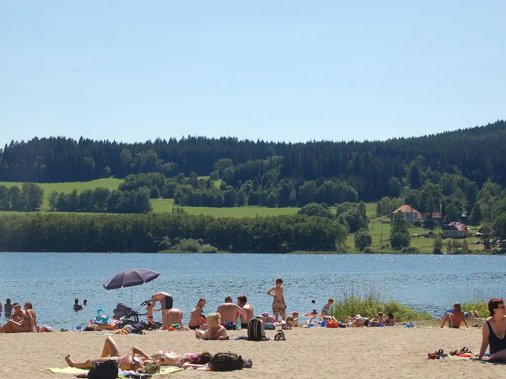 Villa by Lake & Slopes