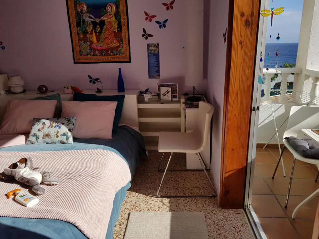 THE DRAGONFLY Exclusive Romantic Loft 100m Beach & Sea View - Welcoming Cava included - Mini Bar - Smart TV - Coffee & Tea