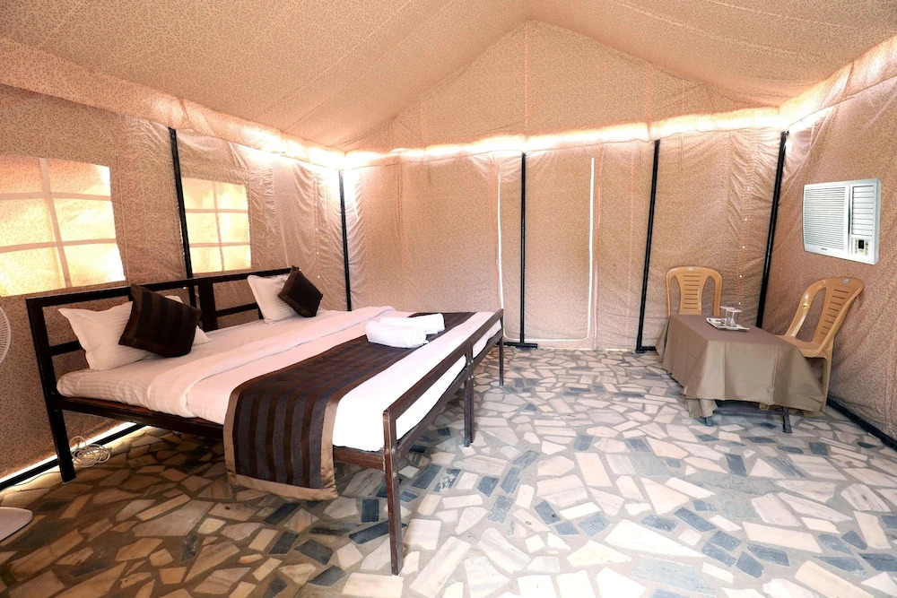 Nova Patgar Tents