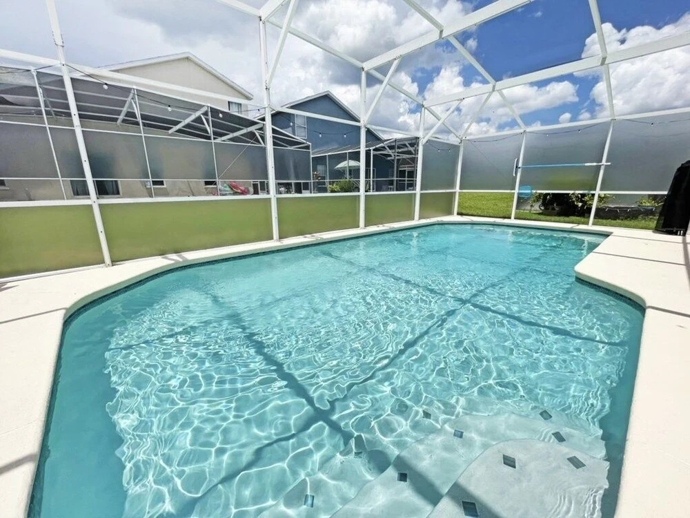 Spacious 6-bedroom Home in Hampton Lakes Perfect for Family Getaways!