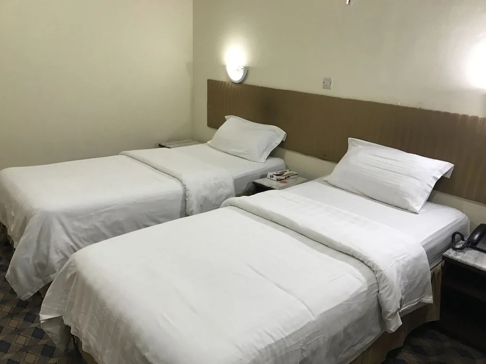 OYO 443 Safari Al Khaleej