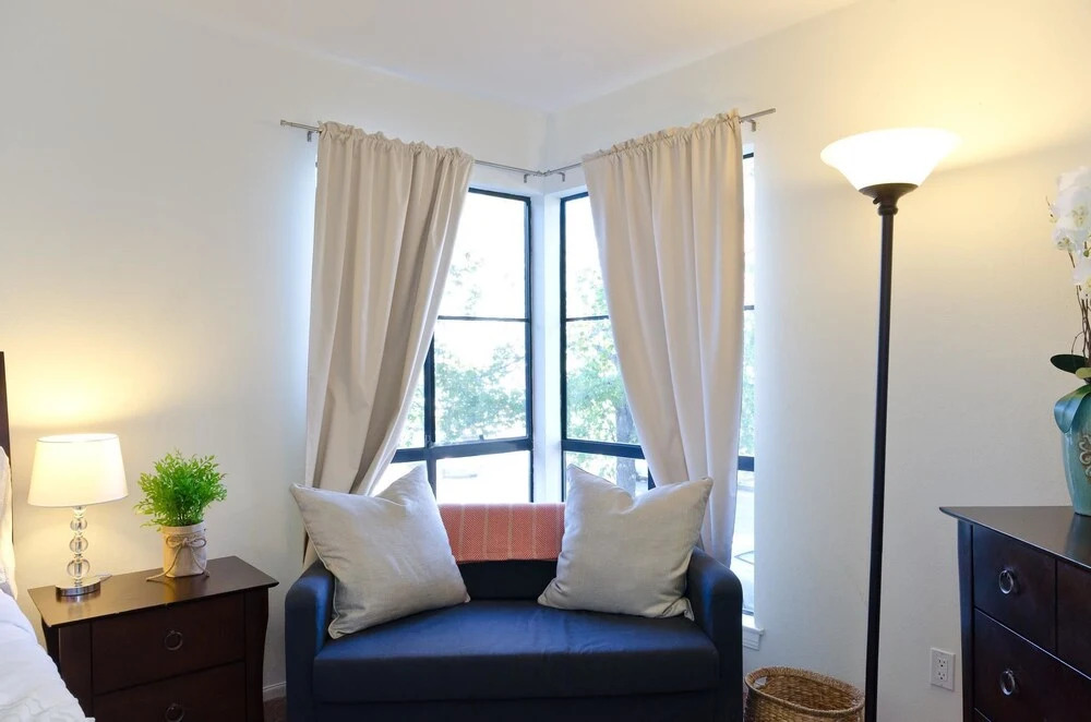 LA037 2 Bedroom Apartment By Senstay