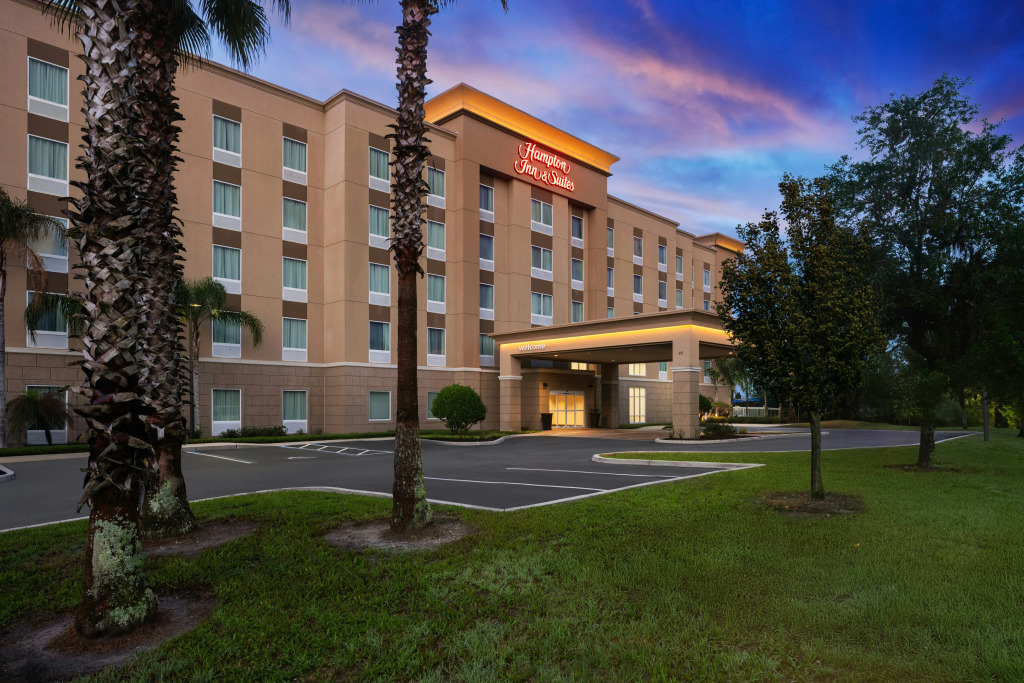 Hampton Inn & Suites - DeLand