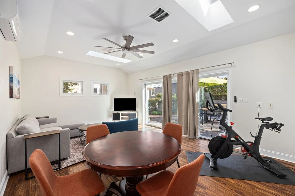 Clarendon Prestige 5-br Luxury Homestay
