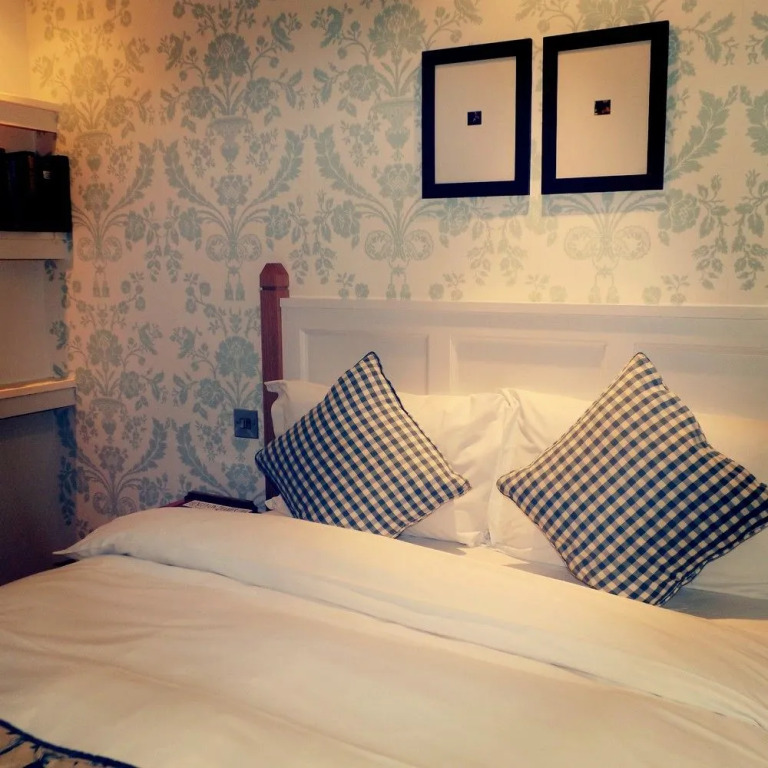 The Red Lion Hotel