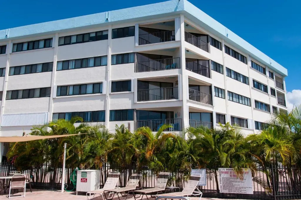Kawama Yacht Club Apartment