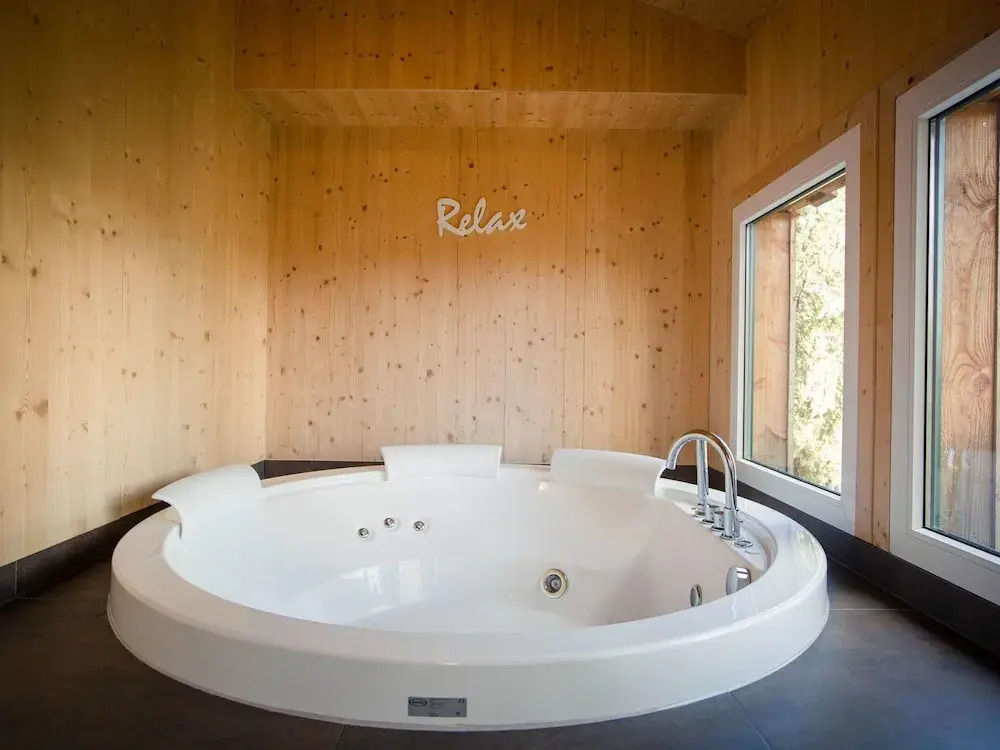Peaceful Chalet in Turracherhöhe with Indoor Hot Tub