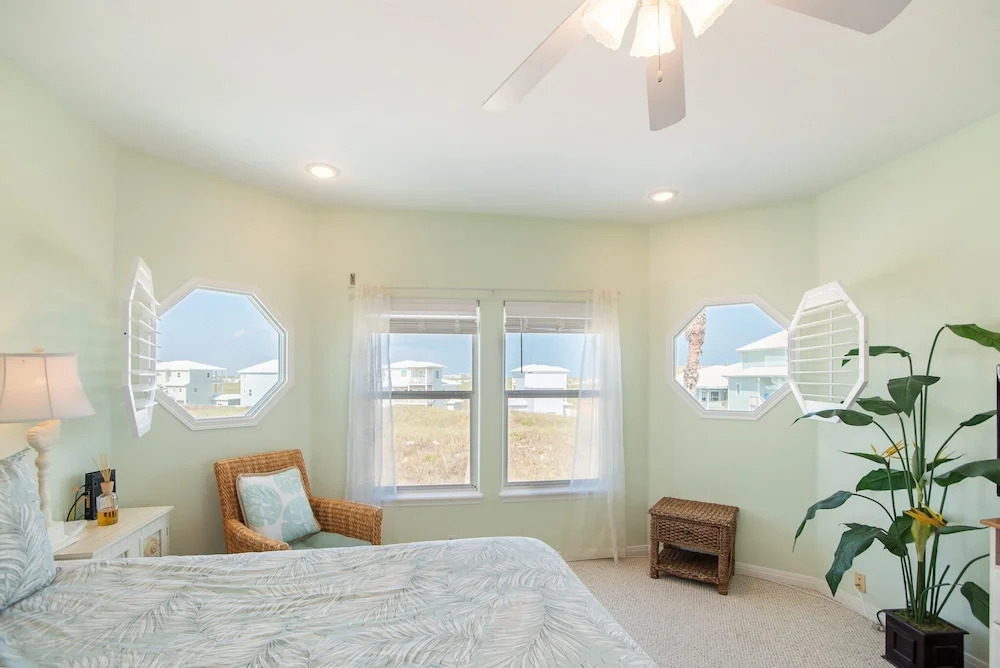 Turquoise Treasure - Boardwalk to the Beach! Beach Gear Credit I