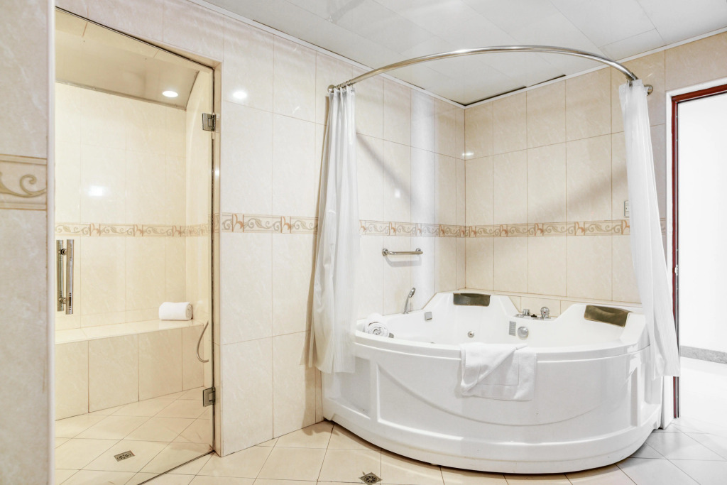 Kingdom Hotel