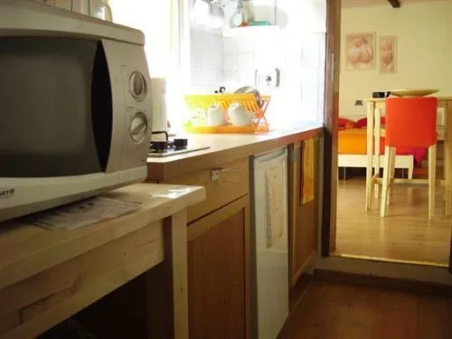 Aurelio's Apartments