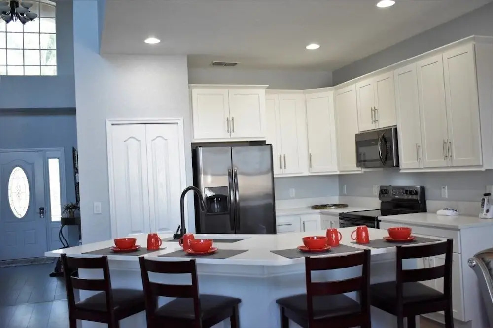 Perfect For Your Family! 4 Bedroom Villa by Redawning