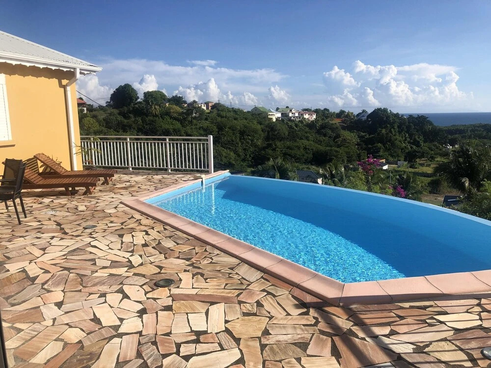 Villa With 4 Bedrooms in Le Gosier, With Wonderful sea View, Private Pool, Enclosed Garden Near the Beach