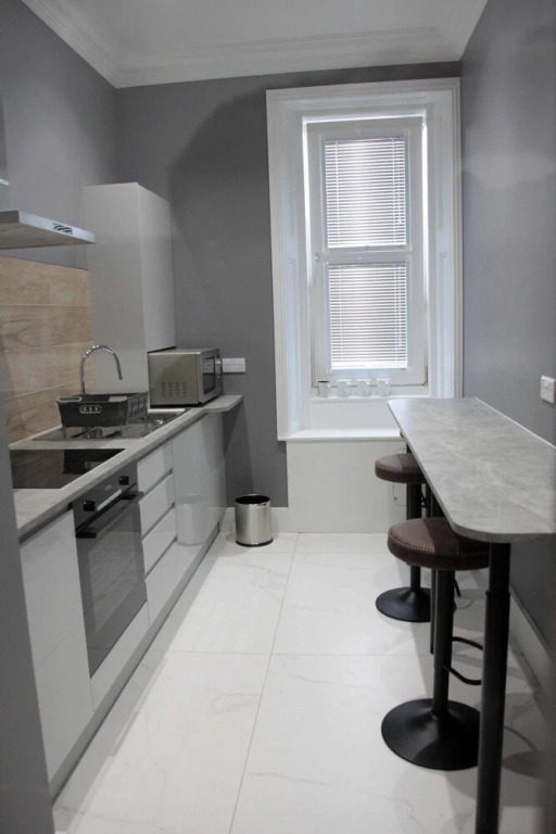 112 Mary St