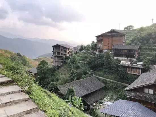 Longji Muyunju Boutique Homestay (Ping'an Zhuangzhai Seven Stars and Moon Viewing Point )