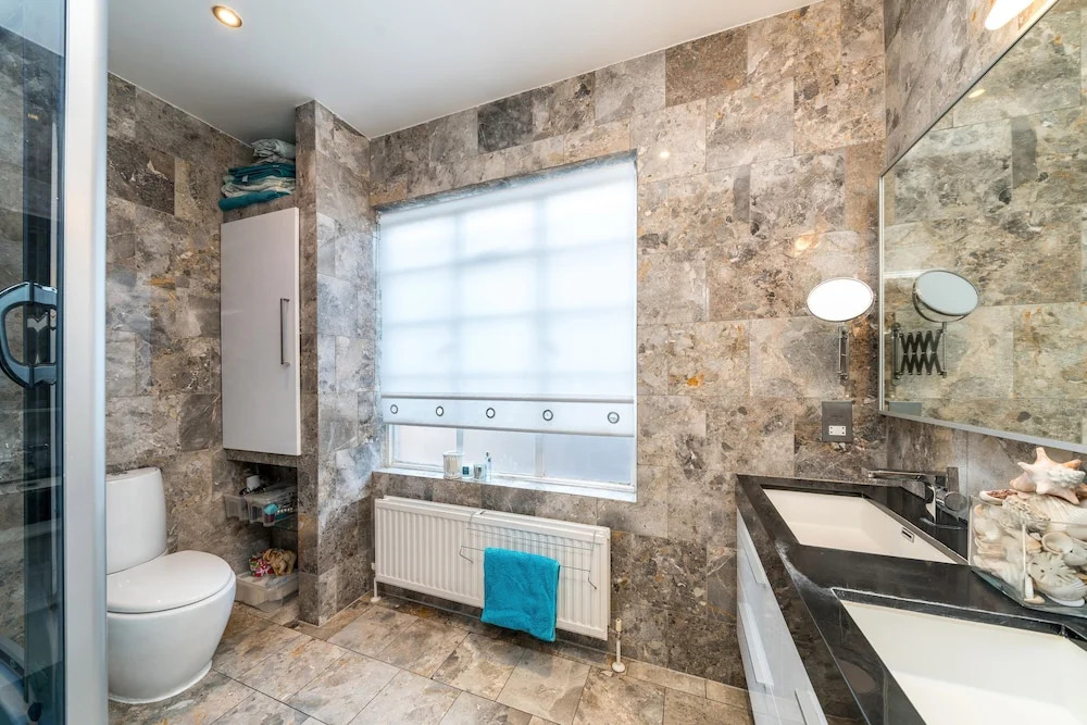 Modern 2Bd Riverside Flat In Fulham