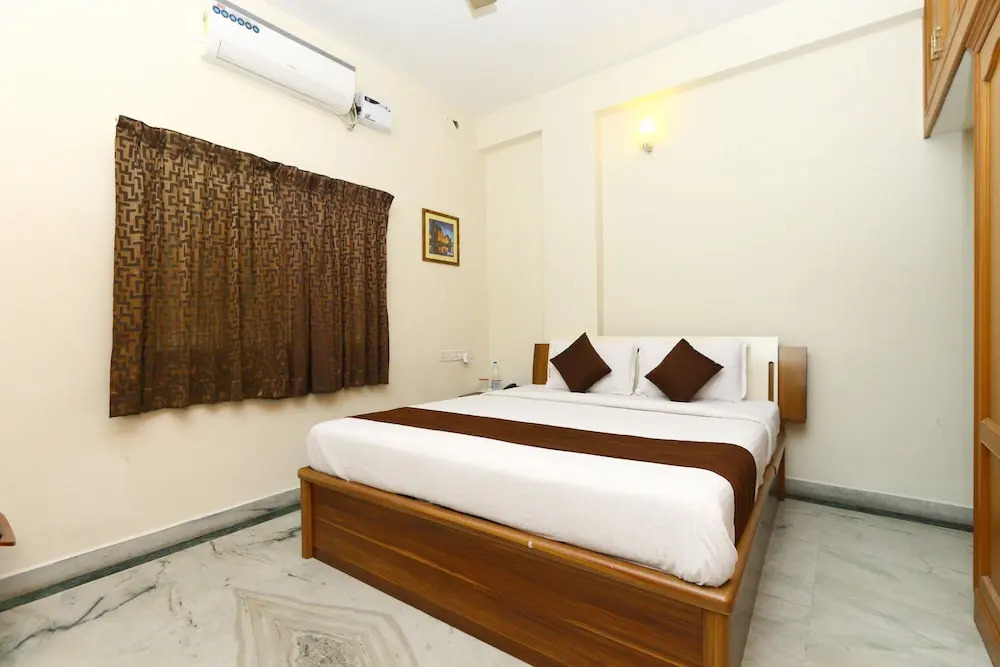 Hotel Rich Residency