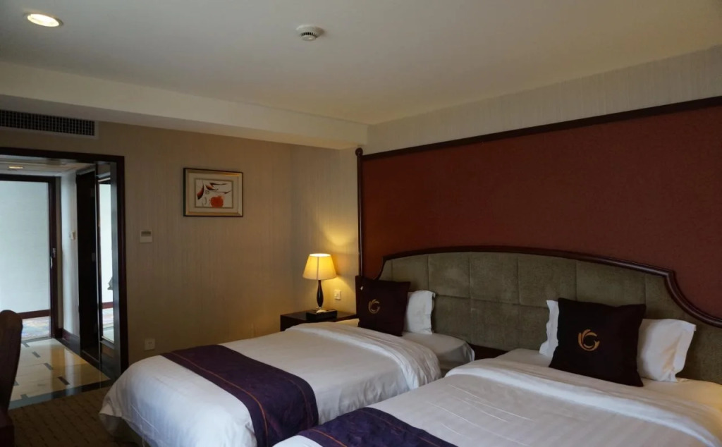 Royal Plaza Hotel