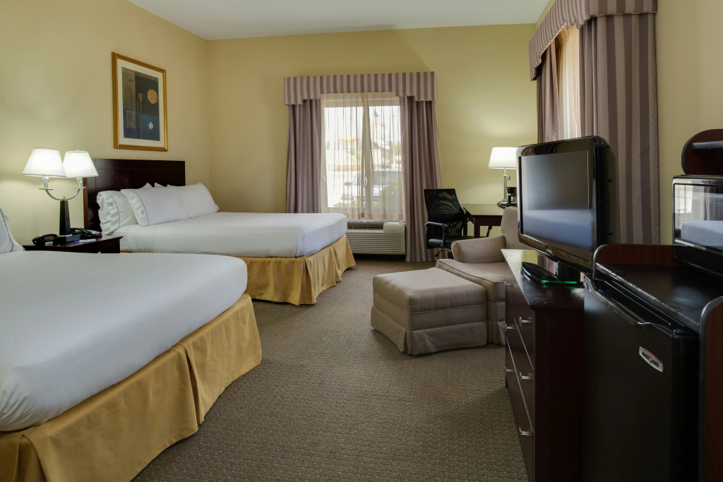 Holiday Inn Express & Suites Sebring by IHG