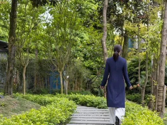 Yihong Hotel