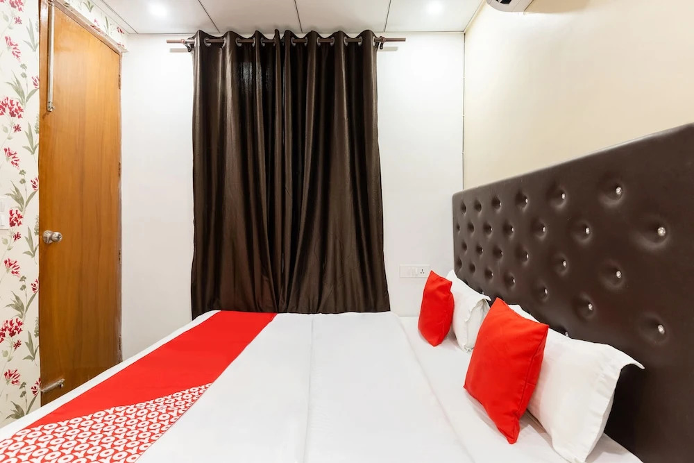 Hotel Kapoor Residency by OYO Rooms