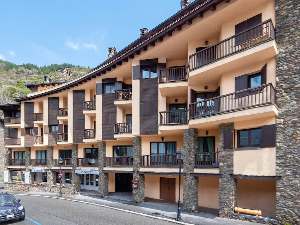 El Tarter The Mirror & Spa Apartments