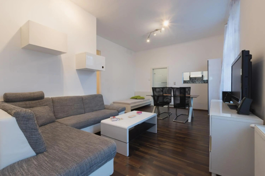 Spacious Apartment in Center with Terrace