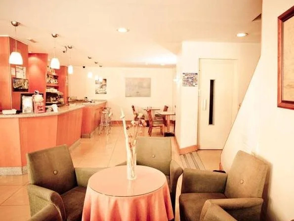 Hotel Maycar