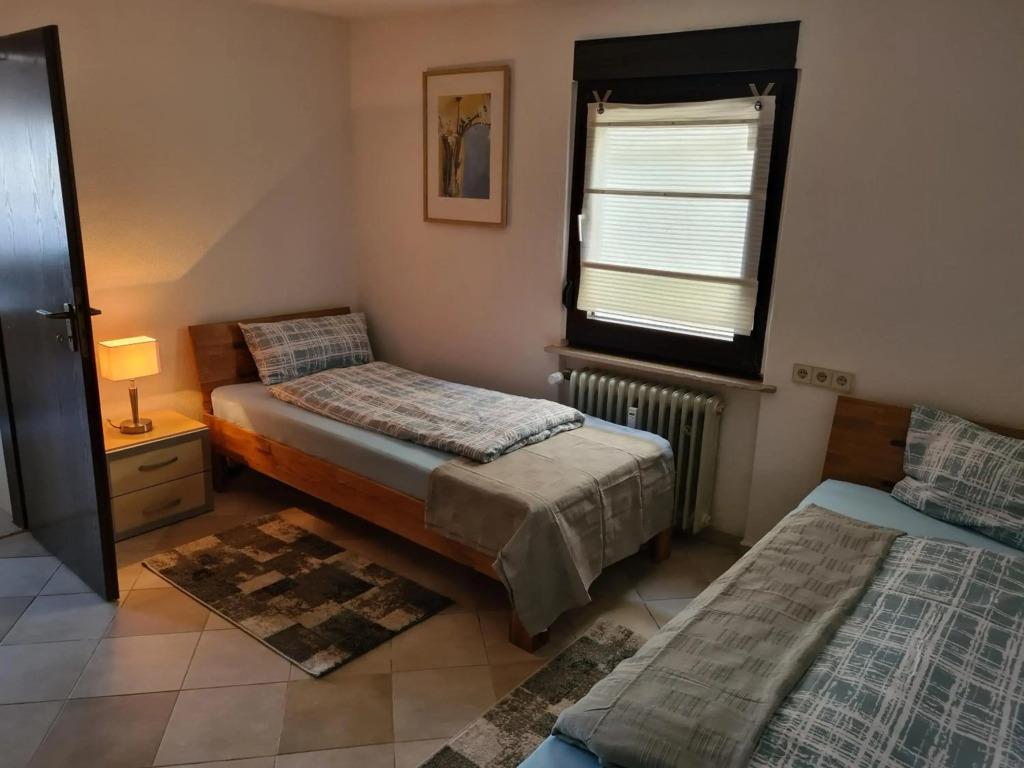 Monteurwohnung Fremdenzimmer mit WLAN, Garten, Parkplatz, eigener Terrasse