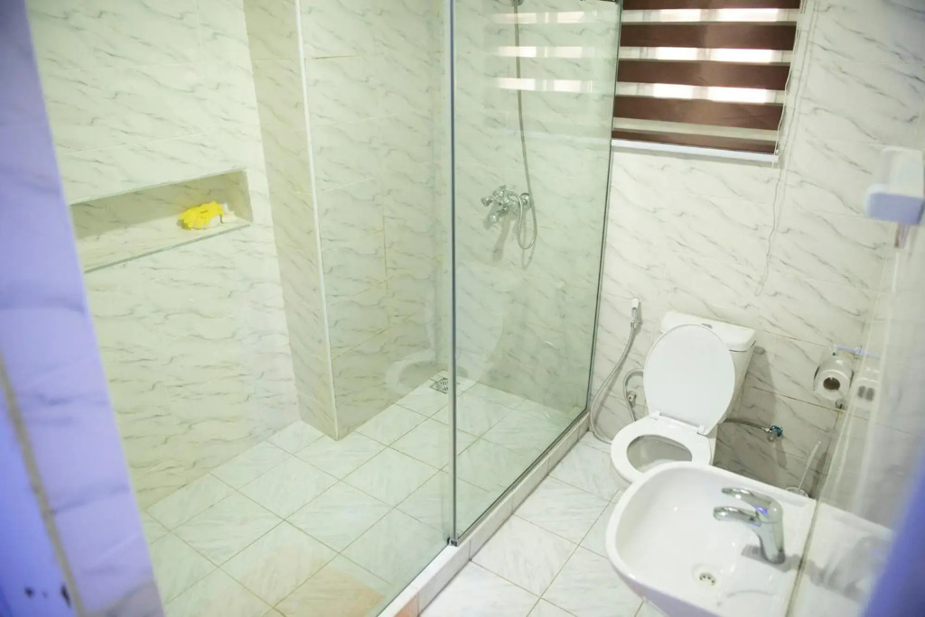 Cc & Cg Homes Luxury 3 Bedrooms Apart-24Hrs Elect WIFI Security