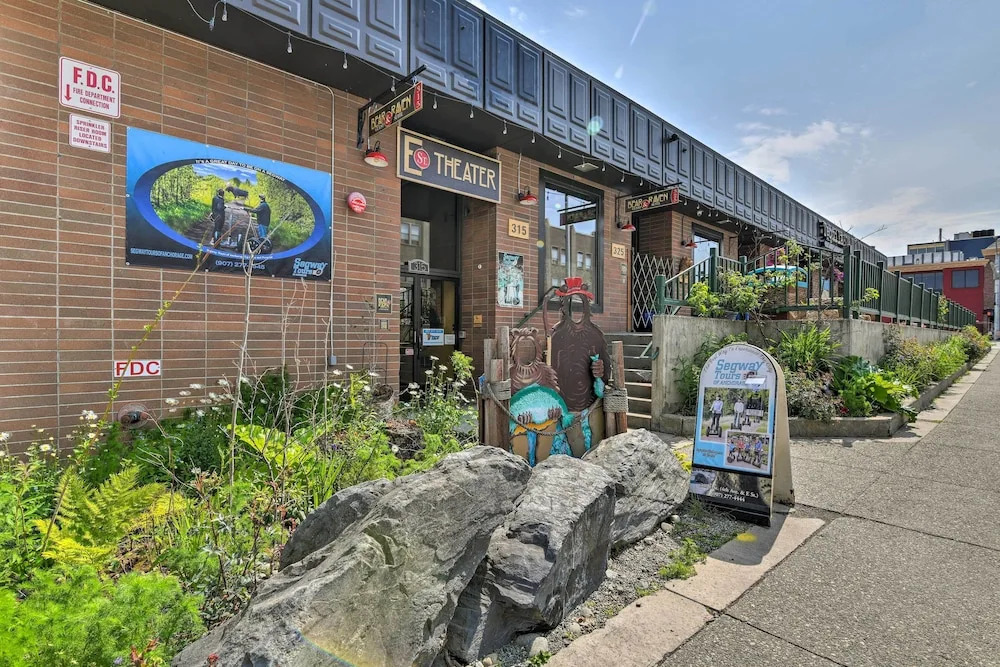 Idyllic Dtwn Anchorage Condo w/ Fireplace!