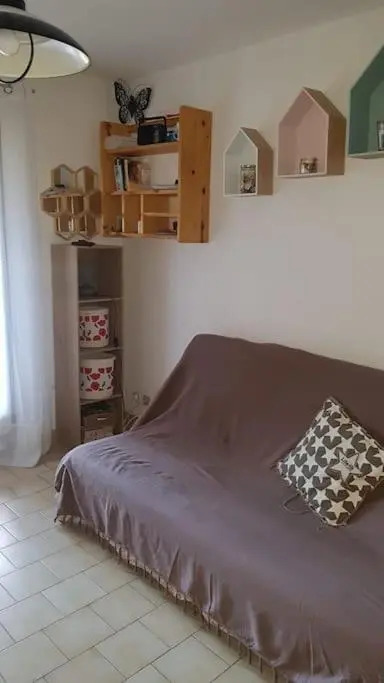 Studio cabine climatisé rez de jardin plage 150m Boucanet
