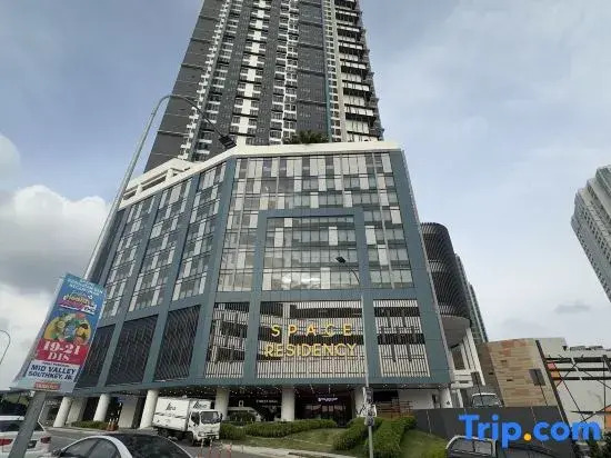 SPACE Residency near KSL mall by LuminaStar