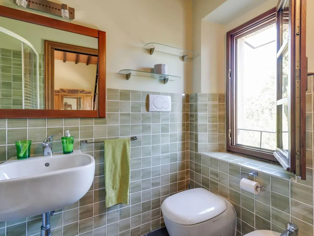 Tranquil Farmhouse in Terranova Bracciolini near Nightlife