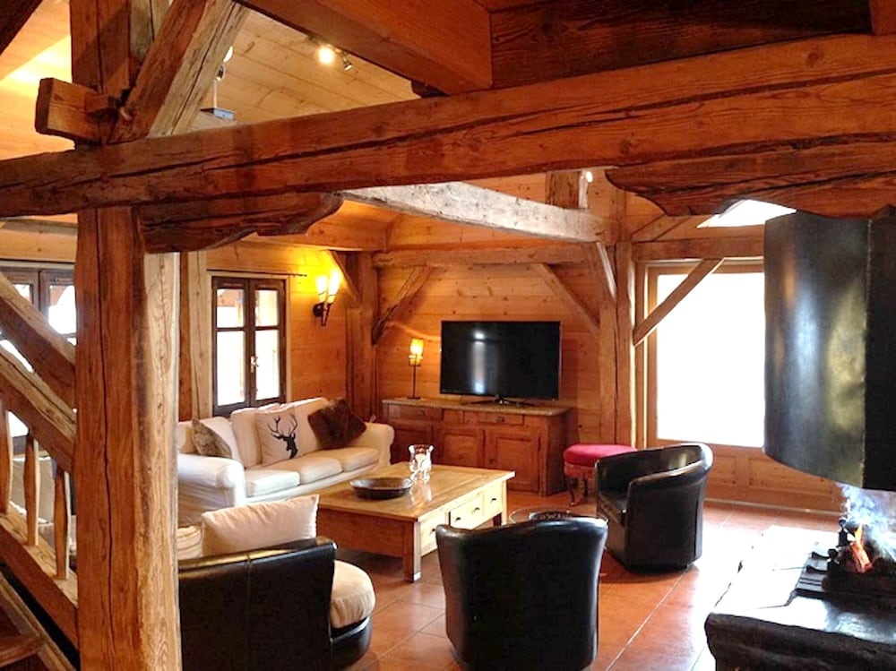 Apartment with 5 Bedrooms in Montriond, with Wonderful Mountain View, Furnished Garden And Wifi - 7 Km From the Slopes