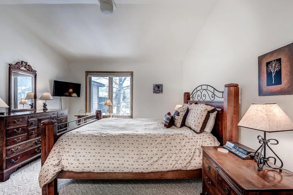 Pitkin Townhome 704