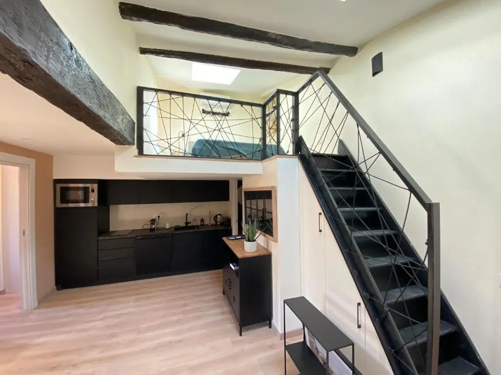 06A2 - Cœur du Vieux Nice bel appartement moderne rénové