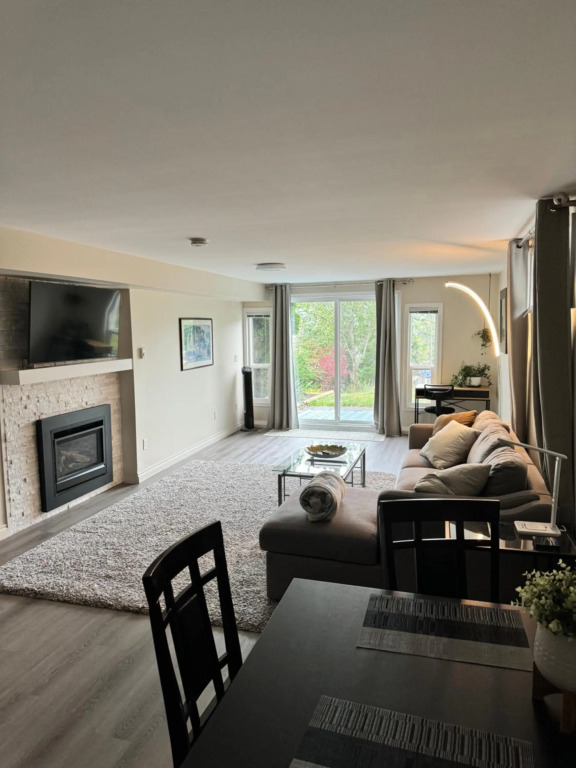 Amazing private suite near Departure Bay Beach in Nanaimo