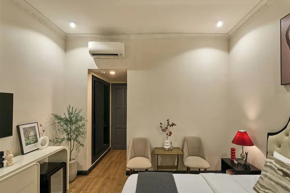 The Passion Lux Airport Hotel Apartment