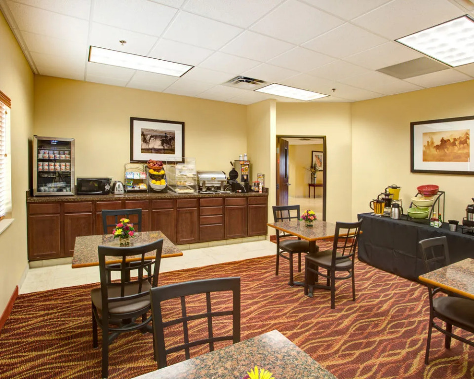 Rodeway Inn & Suites