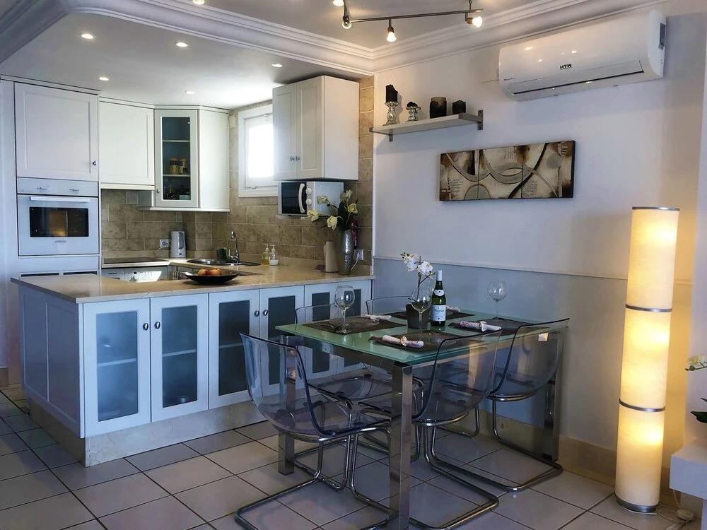 Dona Lola Micaela Beach front duplex 2 bedroom apartment - open sea and beach views surrounded by bars and restaurants - Costa del Sol - CS199