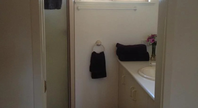 Riverglen Cottage B & B